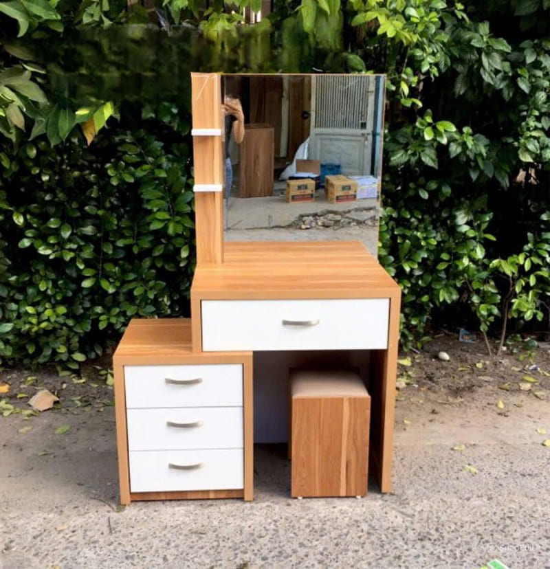 Bàn trang điểm 09